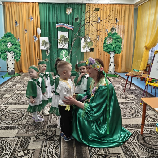 11 АПРЕЛЯ — ДЕНЬ БЕРЁЗЫ. Этот день на Руси называли Берещенье, этот народный праздник посвящен всеми любимой березке. Белая береза — символ красоты русской природы, символ России. Она прекрасна в любое время года. Нравственно-патриотическое занятие прошло 11 АПРЕЛЯ — ДЕНЬ БЕРЁЗЫ. Этот день на Руси называли Берещенье, этот народный праздник посвящен всеми любимой березке. Белая береза — символ красоты русской природы, символ России. Она прекрасна в любое время года. Нравственно-патриотическое занятие прошло.